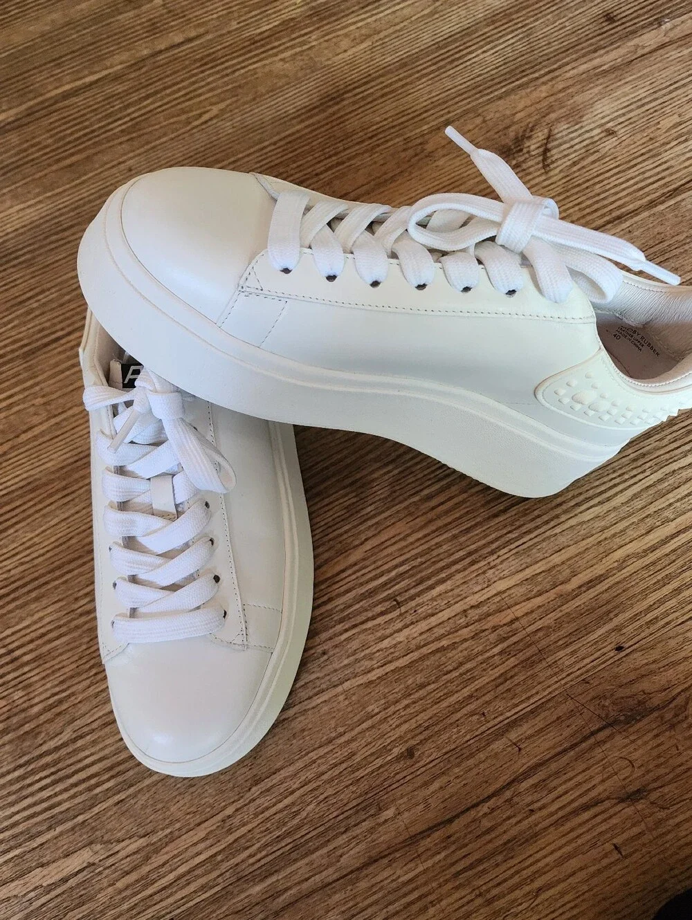 Ash classic white